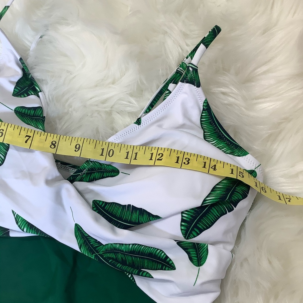 NEW Green Banana Leaf Twist-Front One-Piece Swimsuit Size XL - Picture 11 of 13